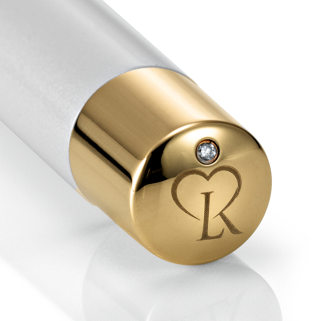 Diamond set into the gold end of the Wedding Pen Legacy Edition.
