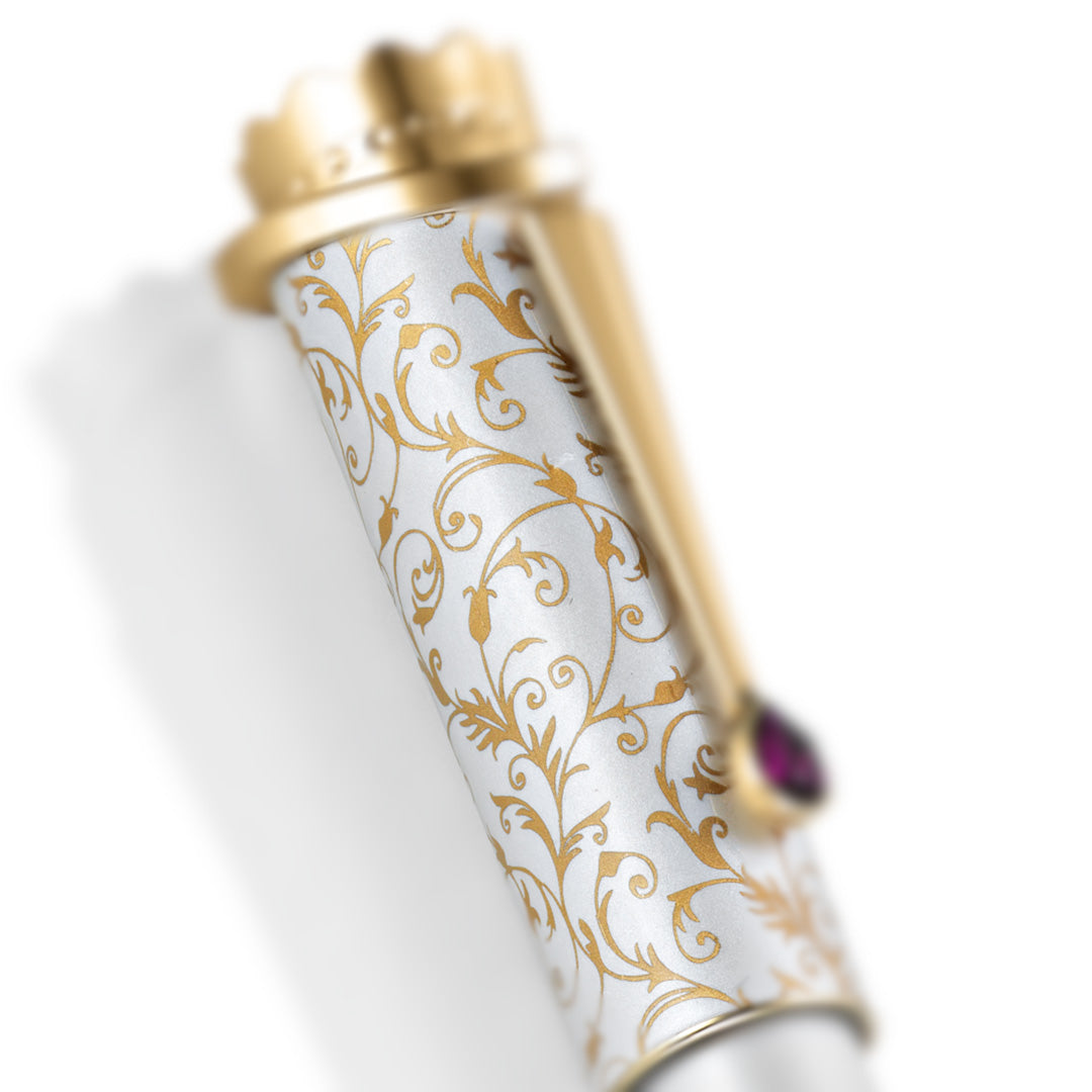 Gold lace pattern on the white body of the Wedding Pen Legacy Edition.