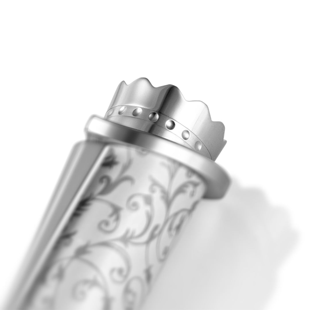 Crown detail on the Wedding Pen Prestige Edition.