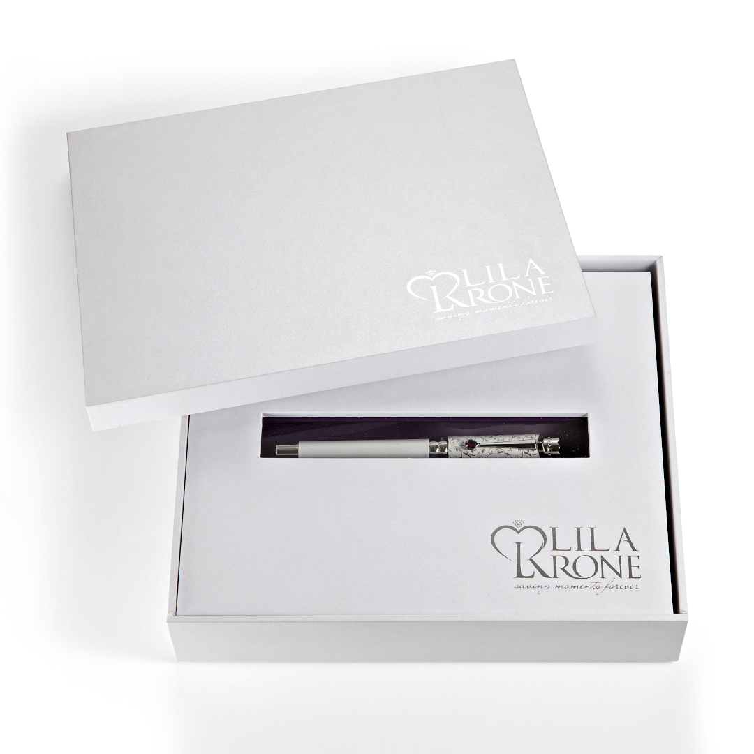 Wedding Pen Prestige Edition presented in its closed Memory Box.